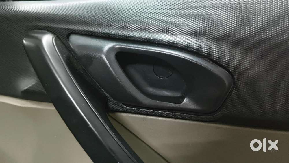 Tata Tiago Xe, 2018, Petrol