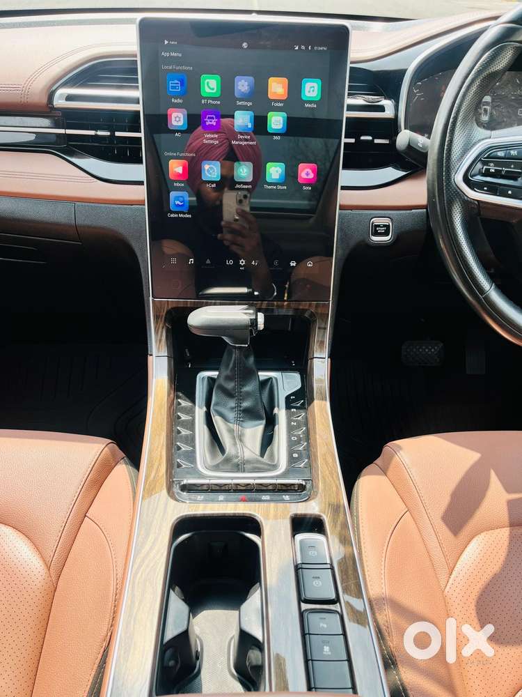 Mg Hector Plus Savvy Pro 1.5 Turbo Petrol Cvt 7 Str Dual Tone, 2023,..