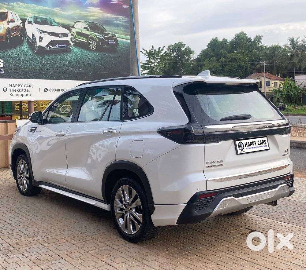Toyota Innova Hycross 2.0 Zx Hybrid 7 Str, 2023, Petrol
