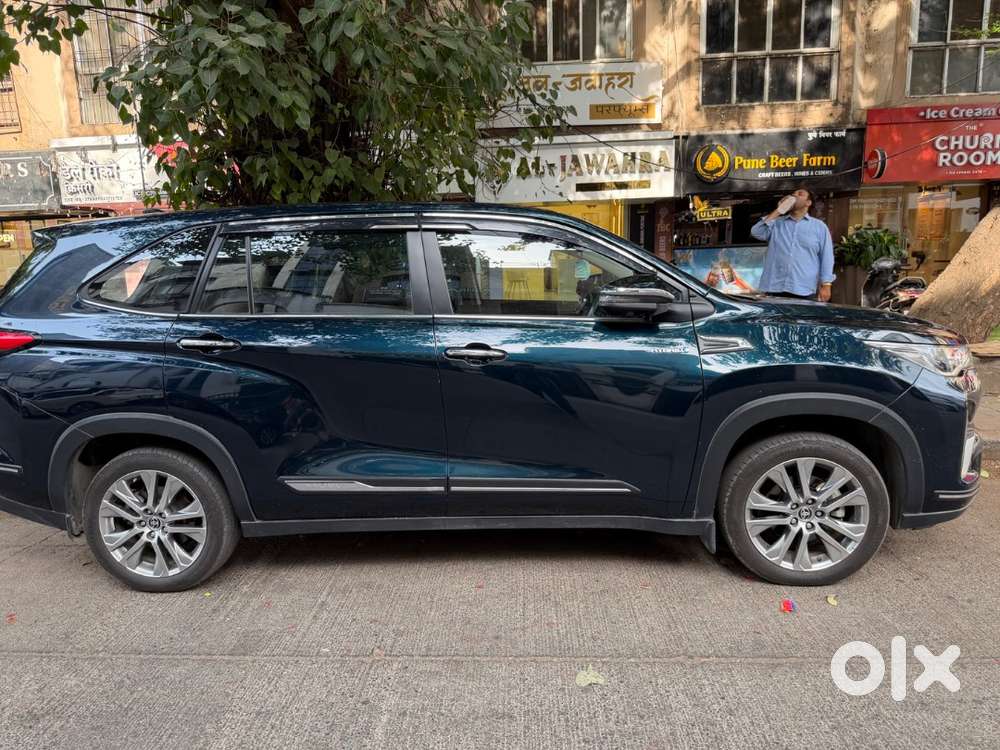 Toyota Innova Hycross 2023 Petrol 19000 Km Driven