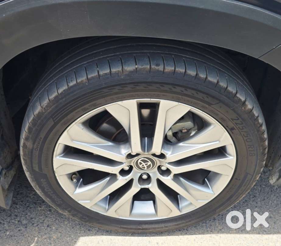 Toyota Innova Hycross 2.0 Zx (o) Hybrid 7 Str, 2023, Petrol