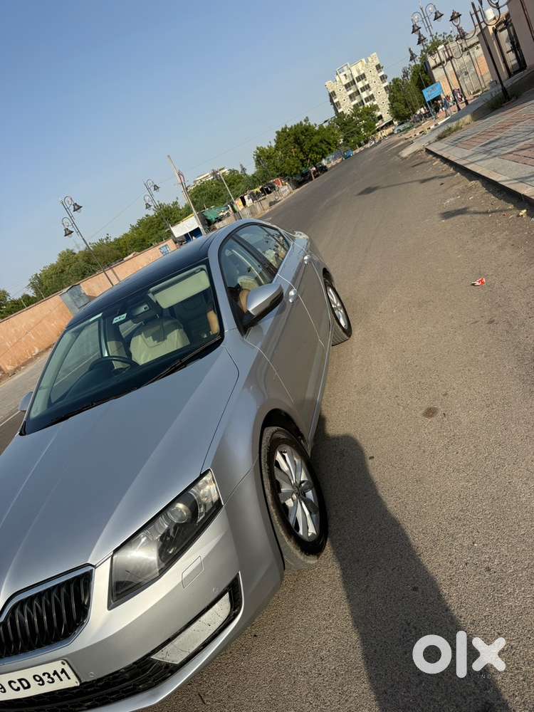 Skoda Octavia 2014 Diesel 80000 Km Driven