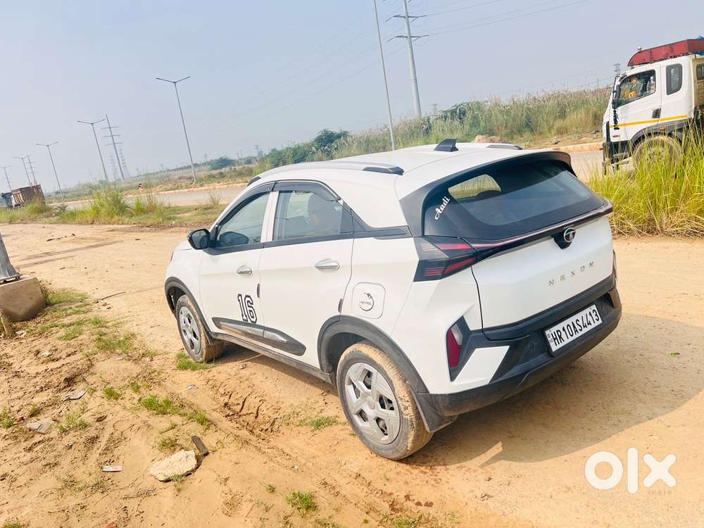 Tata Nexon Smart 2024