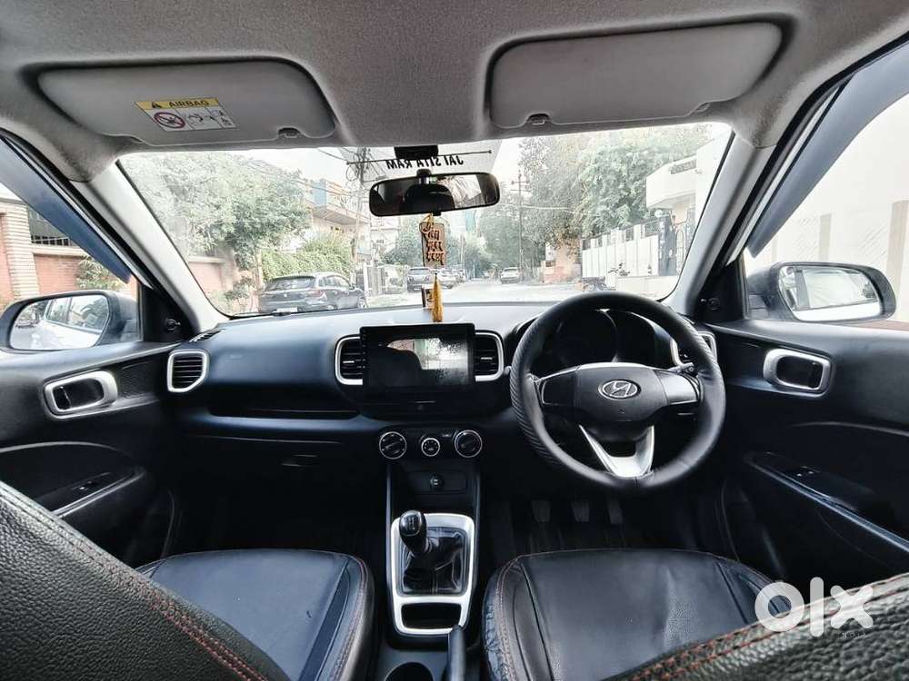 Hyundai Venue E, 2021, Petrol