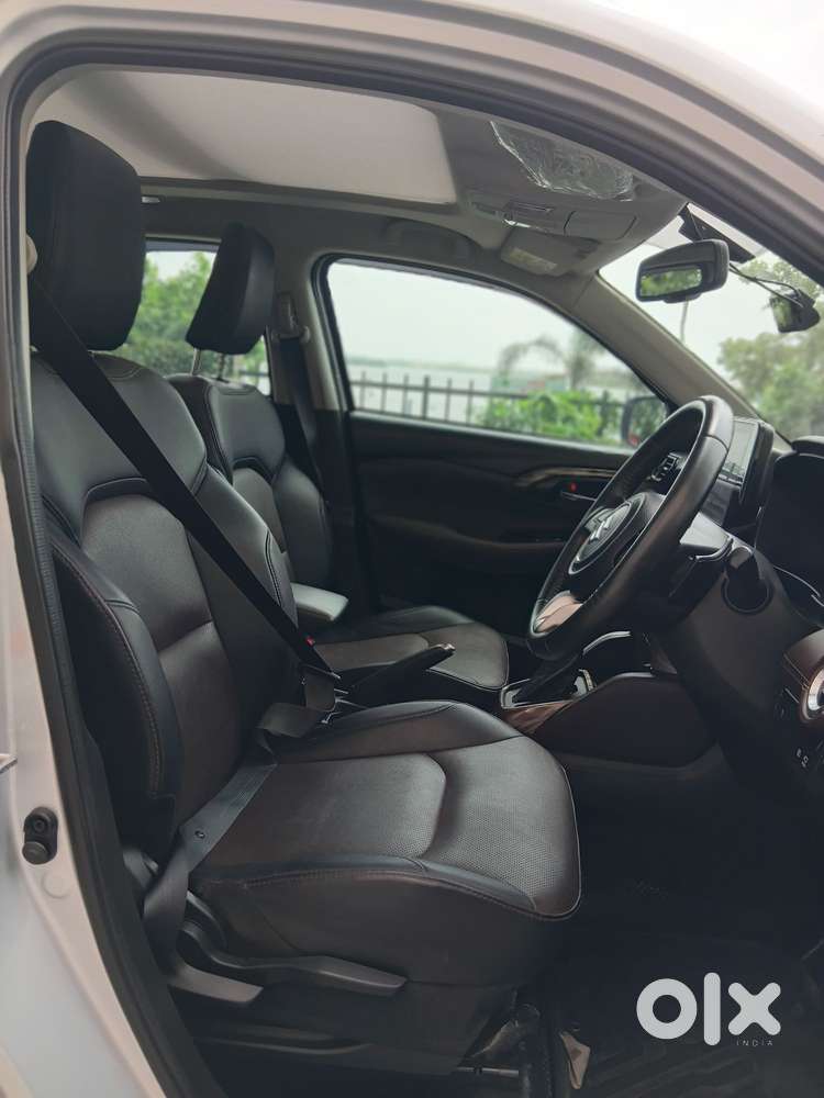 Maruti Suzuki Grand Vitara 1.5 Alpha Smart Hybrid At, 2024, Petrol