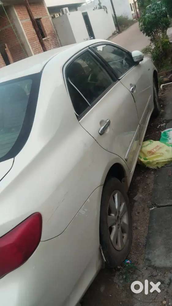 Toyota Corolla Altis 2011 Variant