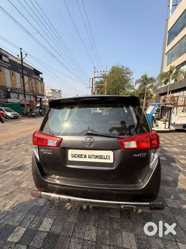 Toyota Innova Crysta 2.4 G Mt, 2018, Diesel