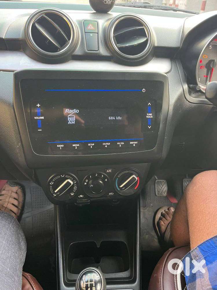 Maruti Suzuki Swift Vxi + Manual, 2022, Petrol