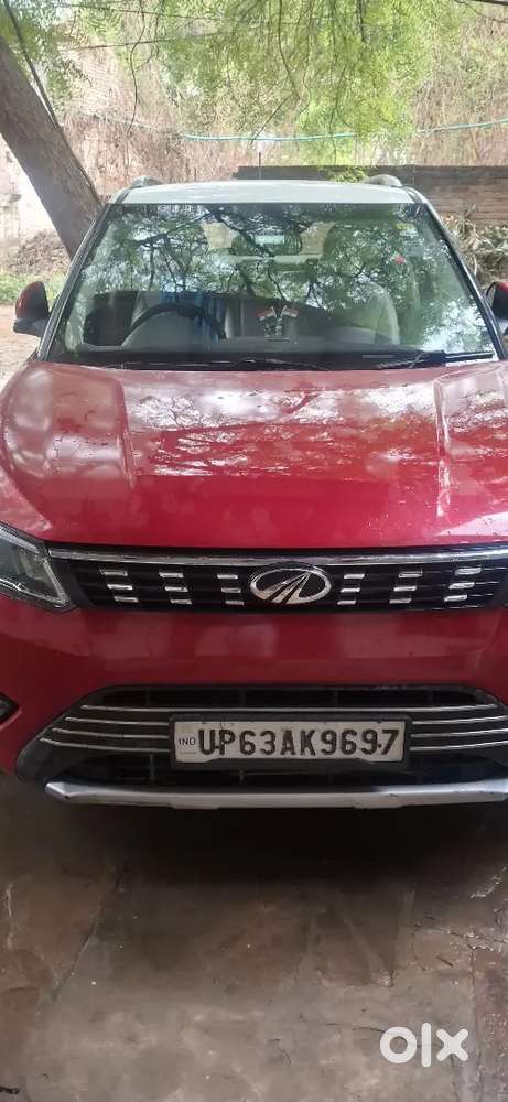 कार अच्छी है आराम दायक व लक्जरी है