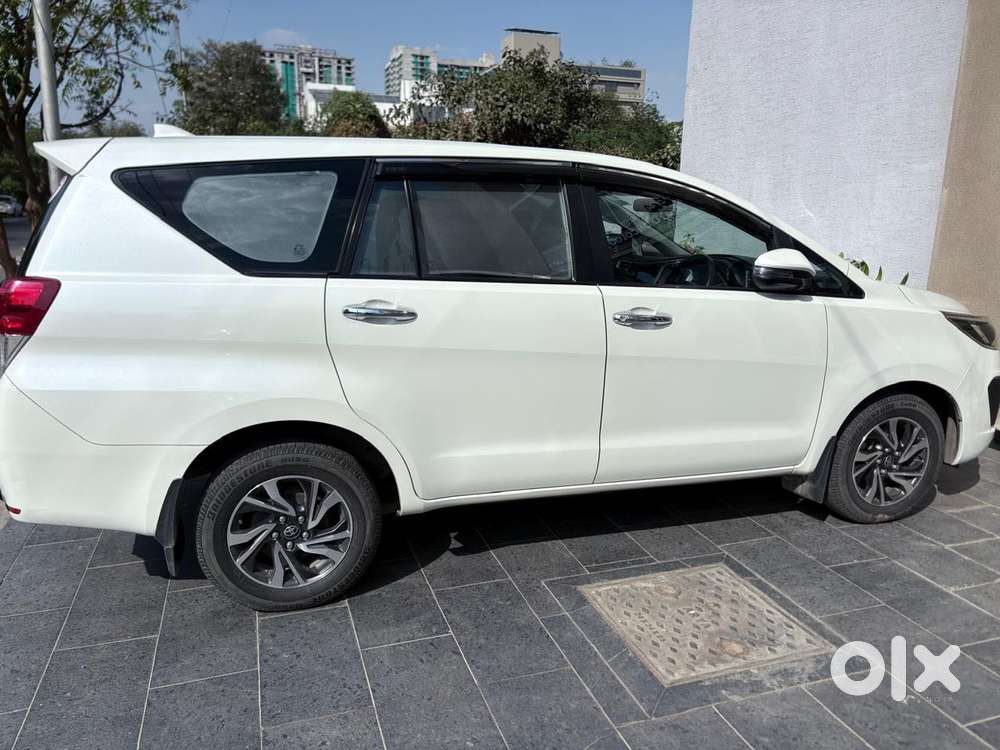 Toyota Innova Crysta 2.7 Vx Mt, 2023, Petrol