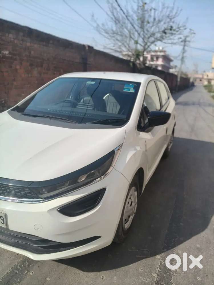 Tata Altroz- Well Maintained Single-hand Driven Dec 20 Registeration