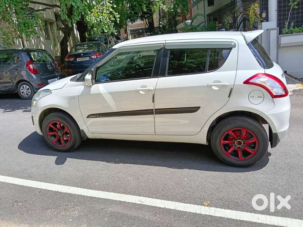 Maruti Suzuki Swift Vxi + Manual, 2016, Petrol