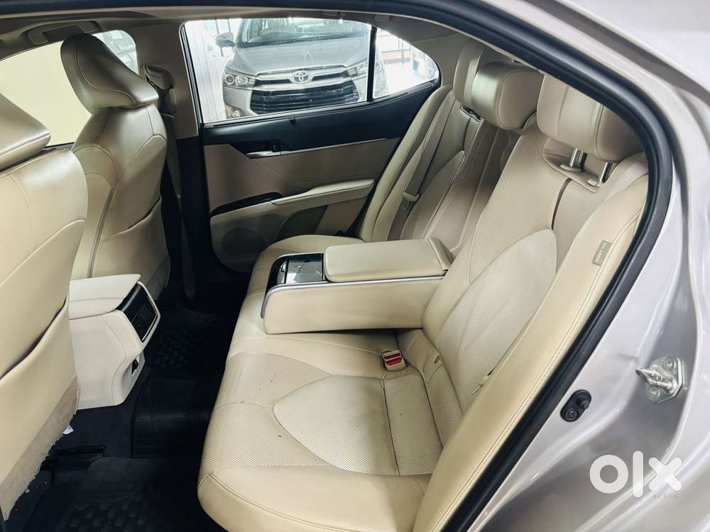 Toyota Camry [2019-ongoing] 2.5 Hybrid, 2023, Cng & Hybrids