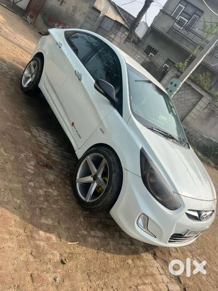 Hyundai Fluidic Verna 2012