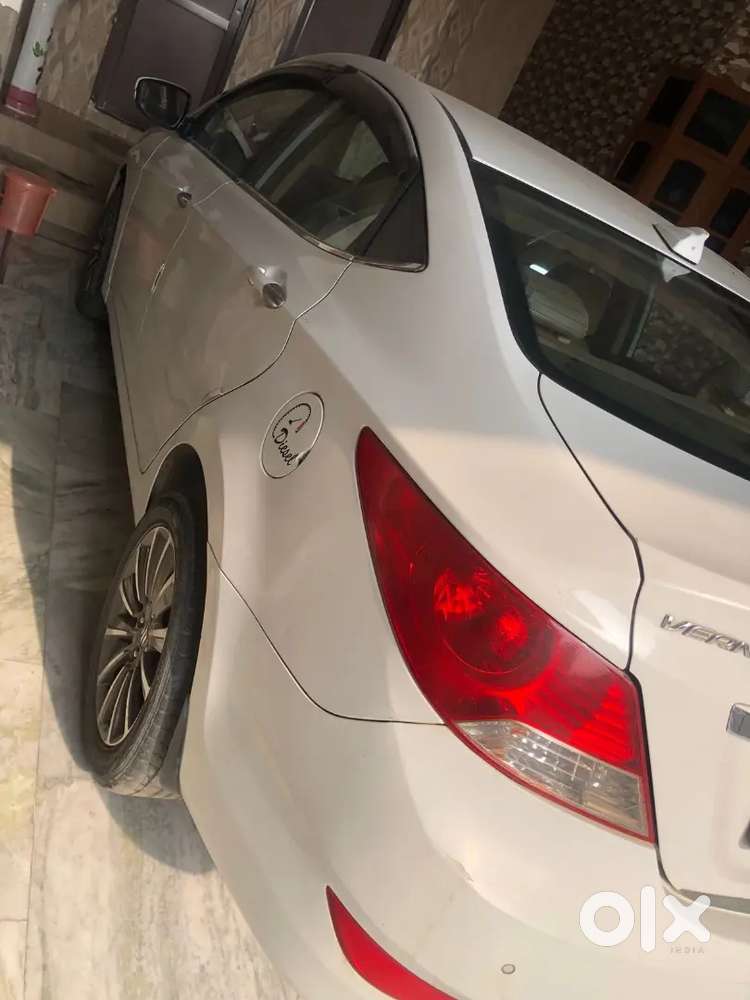 Hyundai Fluidic Verna 2015