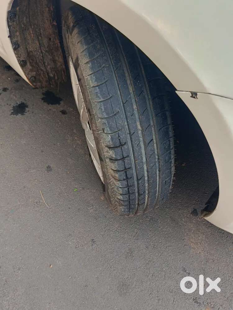 Maruti Suzuki Swift Dzire 2012