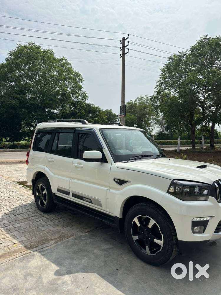 Mahindra Scorpio Classic 2023 Diesel Manual