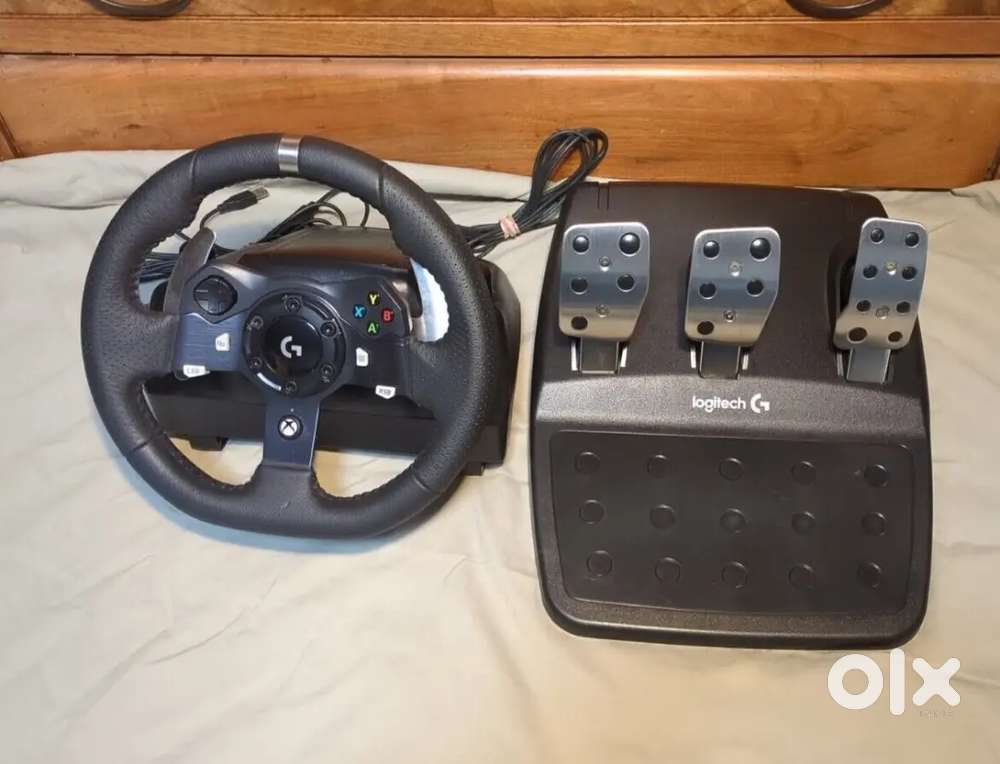 Logitech G920 Racing Wheel And Pedal Used Games & Entertainment
