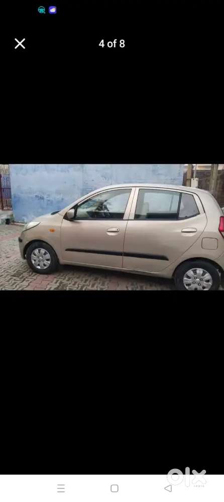 I10 मैग्ना 1.2 पावर स्टीयरिंग एलसीडी लगी हुई है