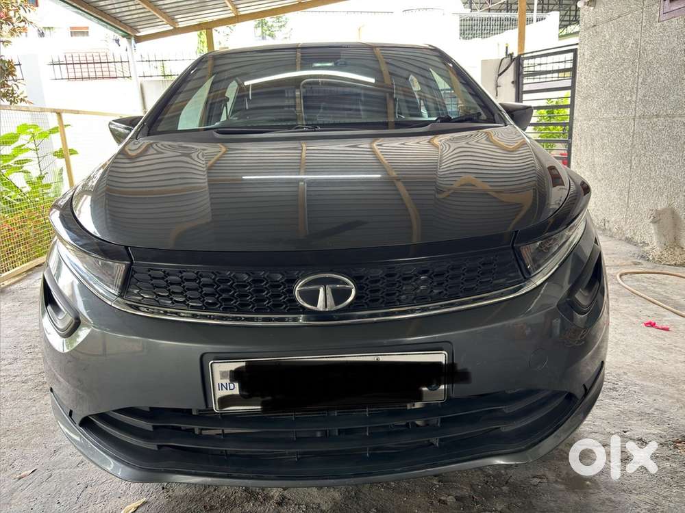 Tata Altoz Diesel Manual 2024 Well Maintained Car With Sunroof