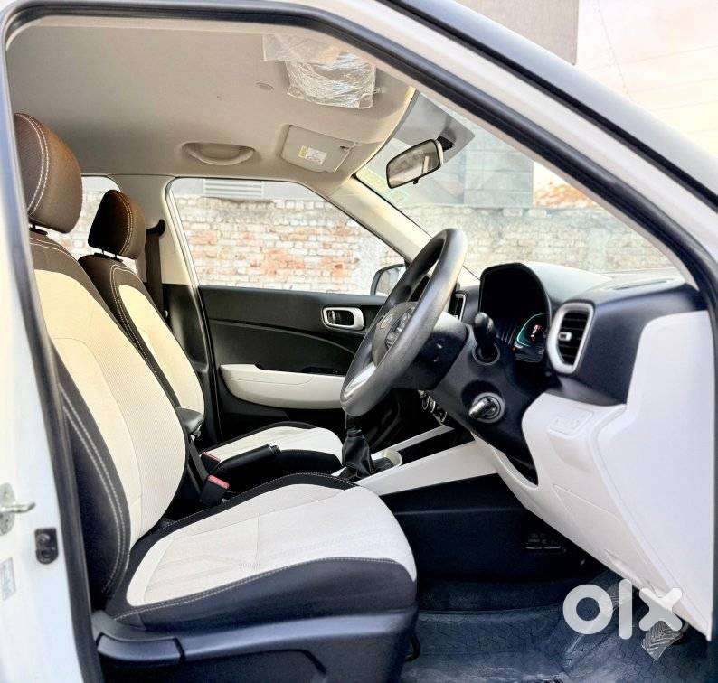 Hyundai Venue S 1.2 Petrol, 2022, Petrol