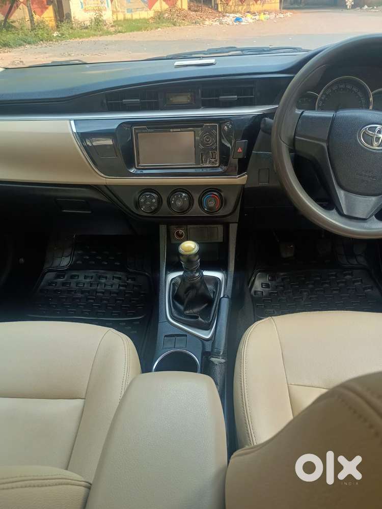 Toyota Corolla Altis 1.8 J, 2015, Petrol