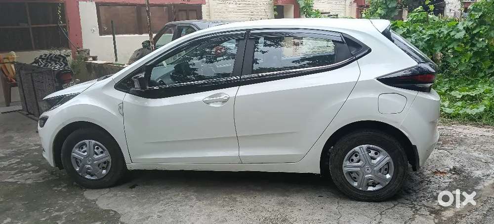 Tata Altroz 1.2 Plus Petrol 2021