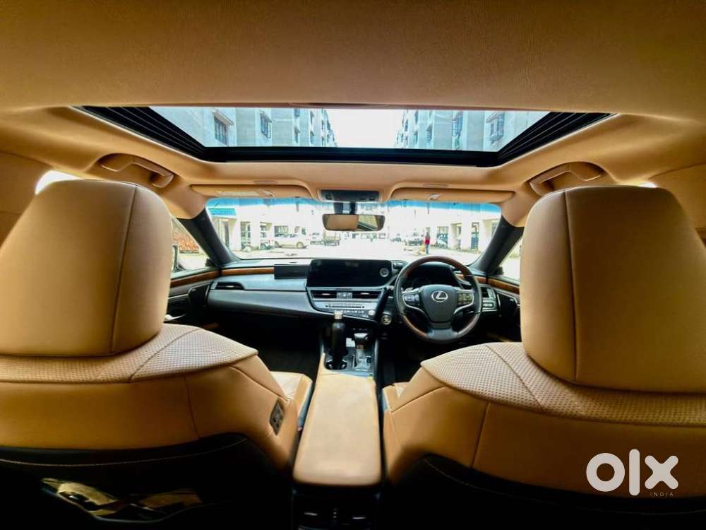 Lexus Es 300h Luxury, 2025, Cng & Hybrids