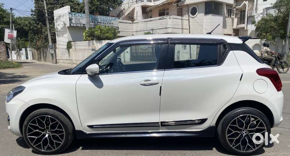 Maruti Suzuki Swift Vxi + Manual, 2023, Petrol