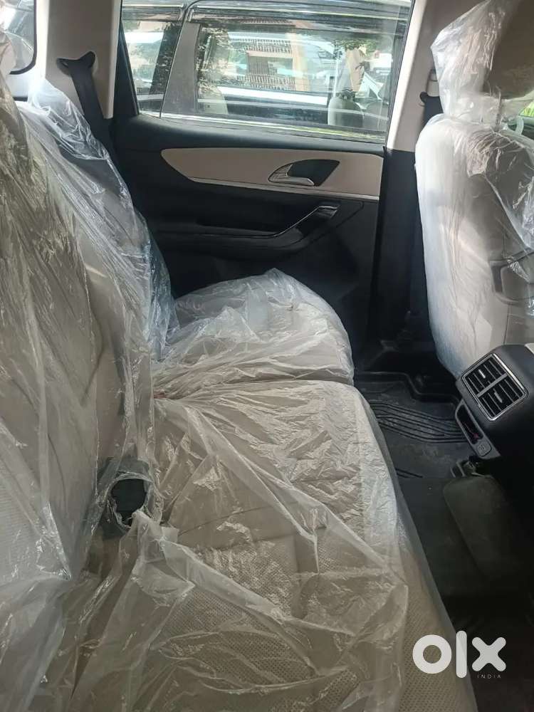 Mahindra Xuv700 Diesel 7 Manual Luxury 2025