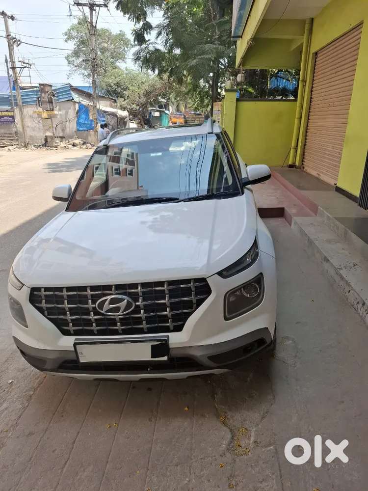 Hyundai Venue 2019 Petrol Well Maintained
