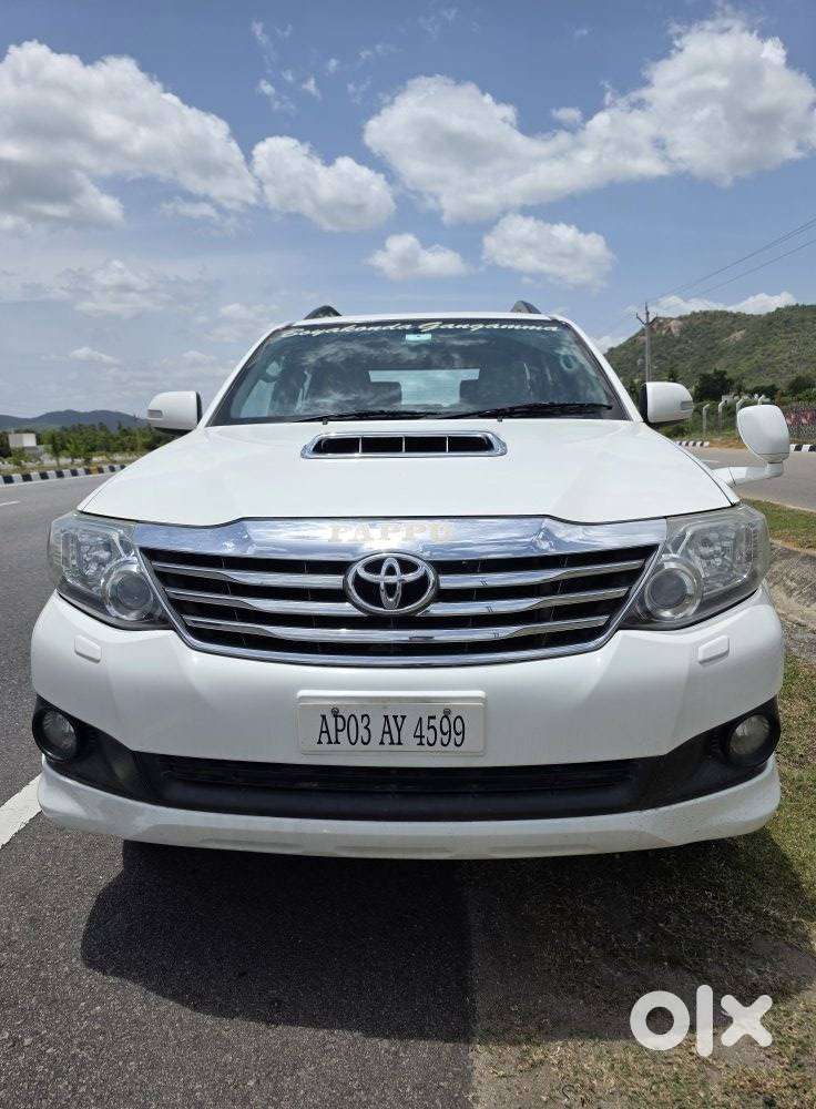Toyota Fortuner 4x4 Mt, 2012, Diesel