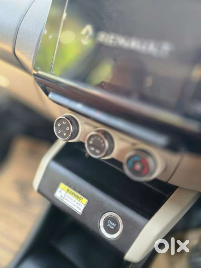 Renault Triber Rxz, 2022, Petrol