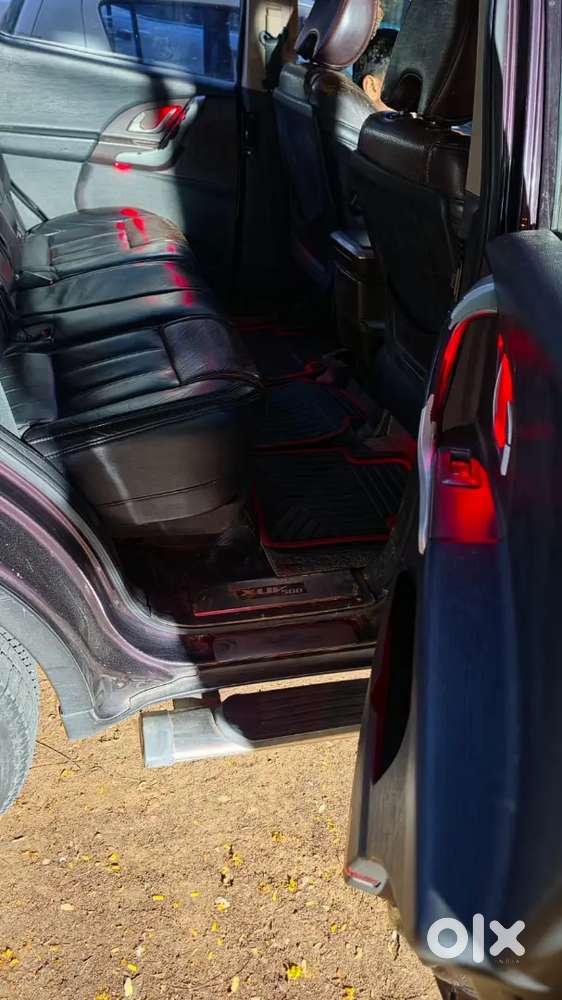 Mahindra Xuv500 2015 Diesel 142000 Km Driven