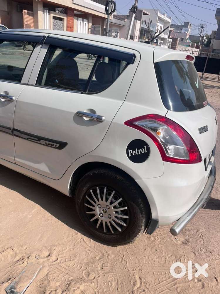 Maruti Suzuki Swift 2017 Petrol 42500 Km Driven