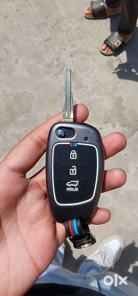 Hyundai Venue 2025 Petrol 4000 Km Driven