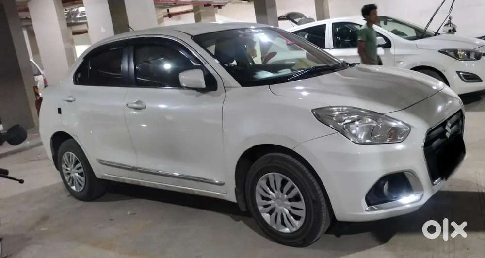 Car In A Excellent Condition (taxi Passing )