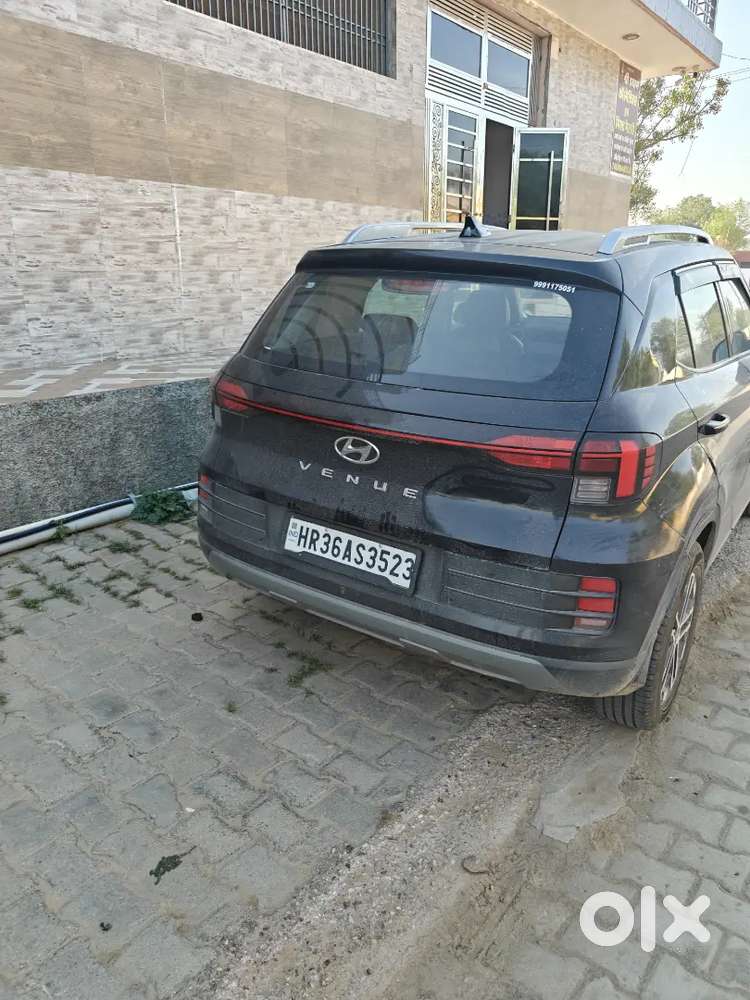 Hyundai Venue Petrol 2024