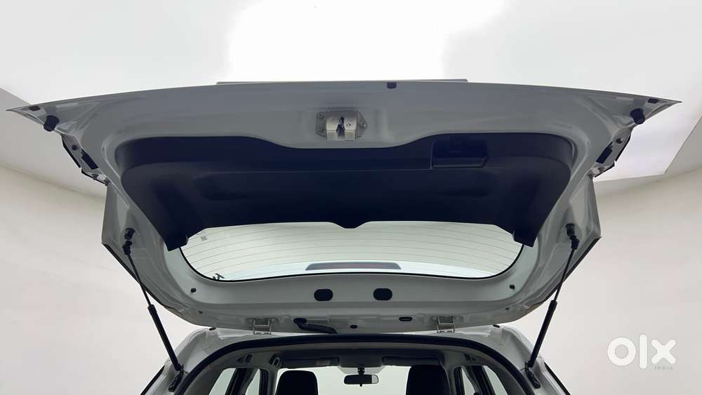Maruti Suzuki Vitara Brezza 1.5 Zxi Plus At Dual Tone, 2023, Petrol