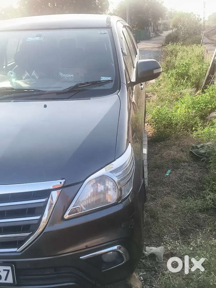 Toyota Innova 2.5g  2011