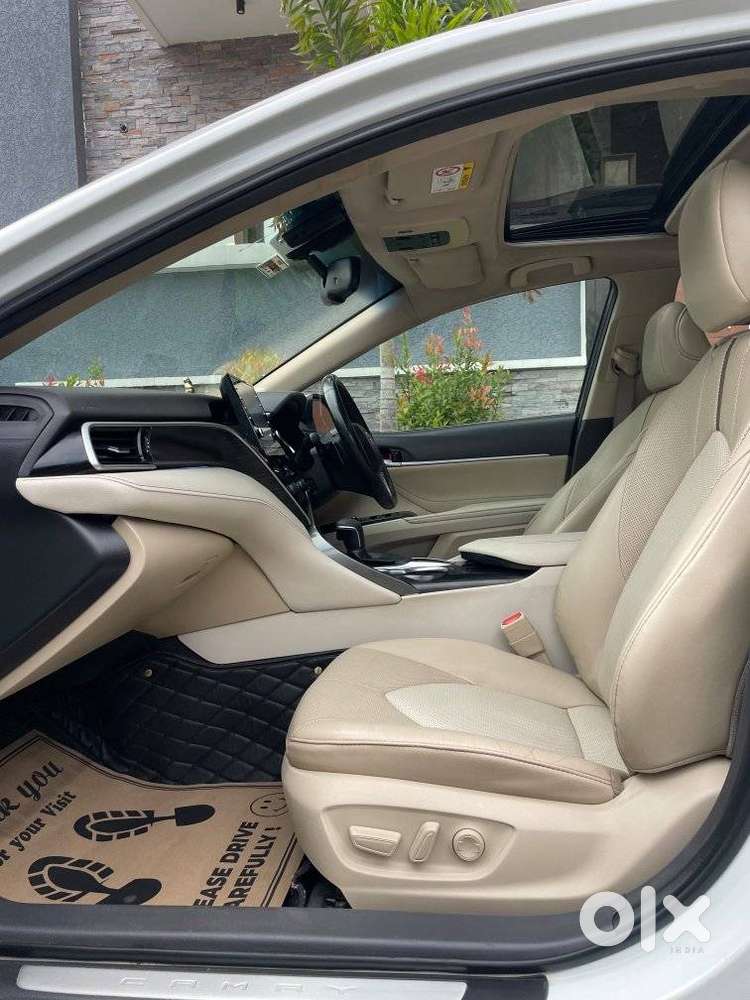Toyota Camry Hybrid, 2022, Petrol