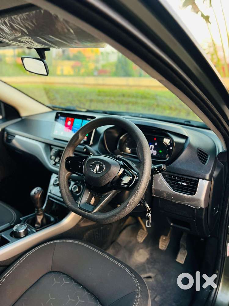 Tata Nexon, 2022, Petrol