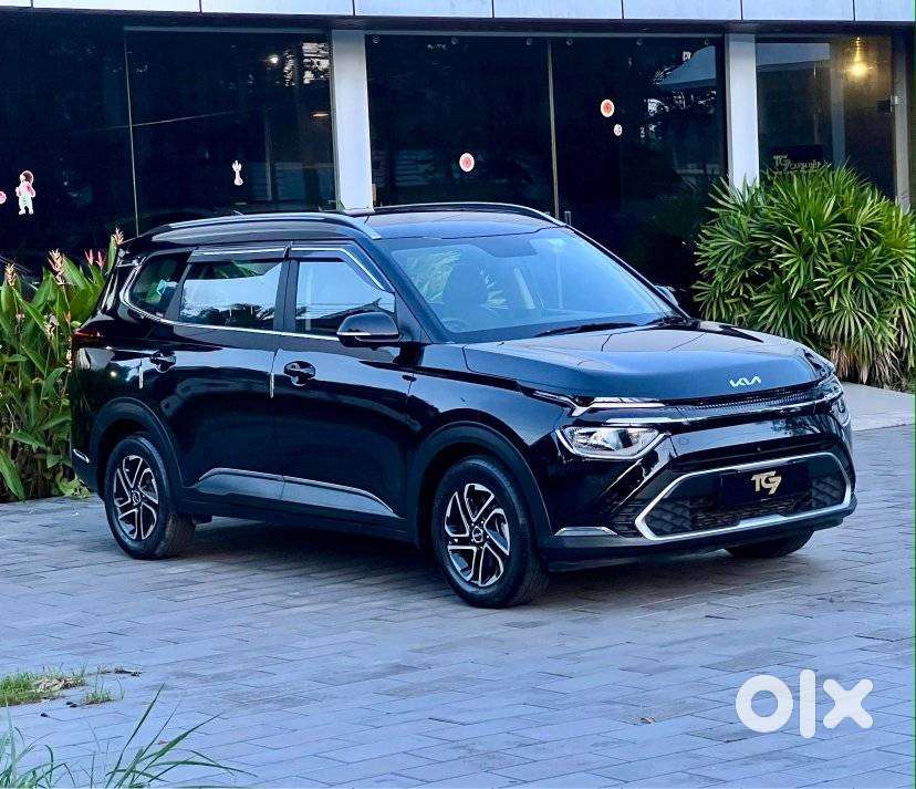 Kia Carens, 2023, Petrol