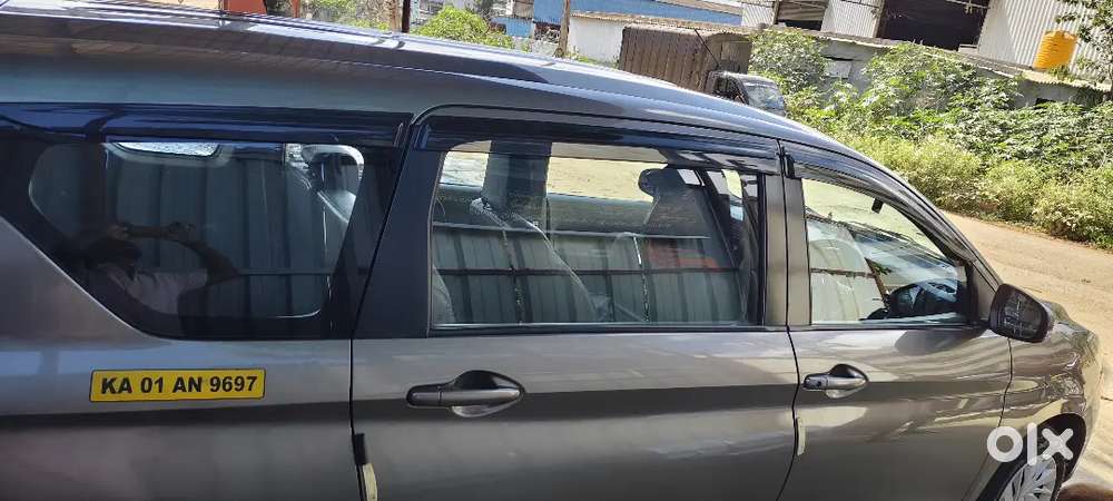 Ertiga Vxi (o) 2023 Gre Colar