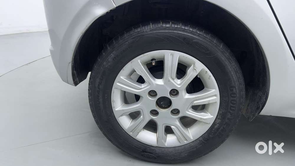 Tata Tiago Xza, 2017, Petrol