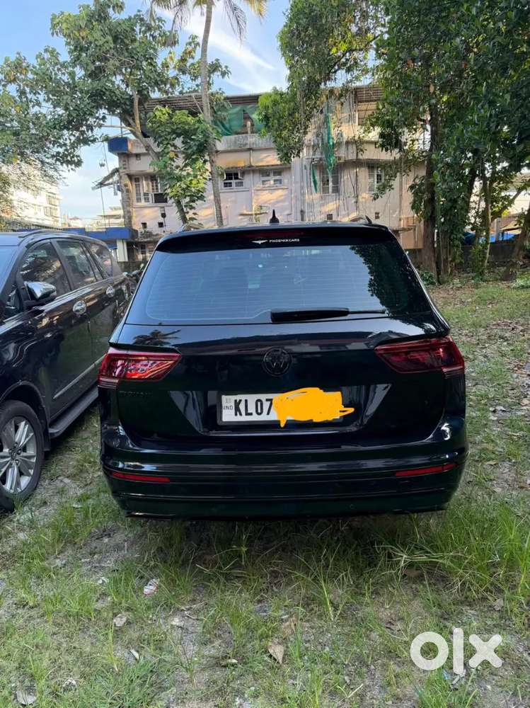 Black Beauty  Volkswagen Tiguan Allspace | Awd | Premium 7-seater |