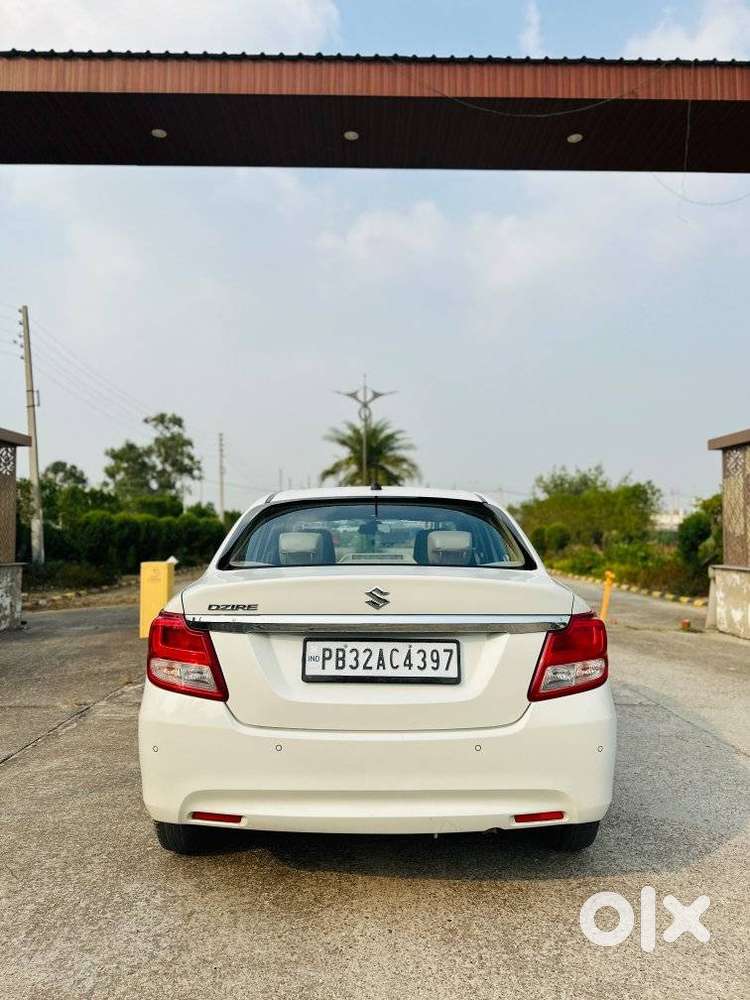 Maruti Suzuki Dzire 1.2 Vxi, 2023, Petrol