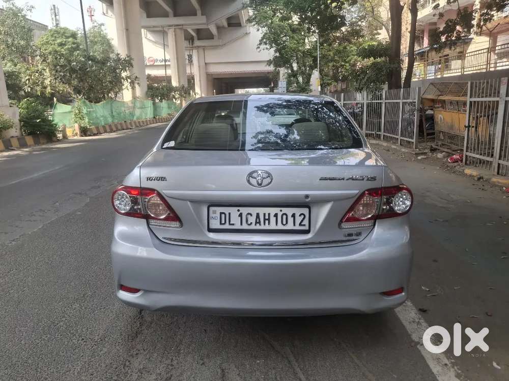 Corolla Altis J
2012,(model,march)
2nd Owner 
Petrol
Km=98,000