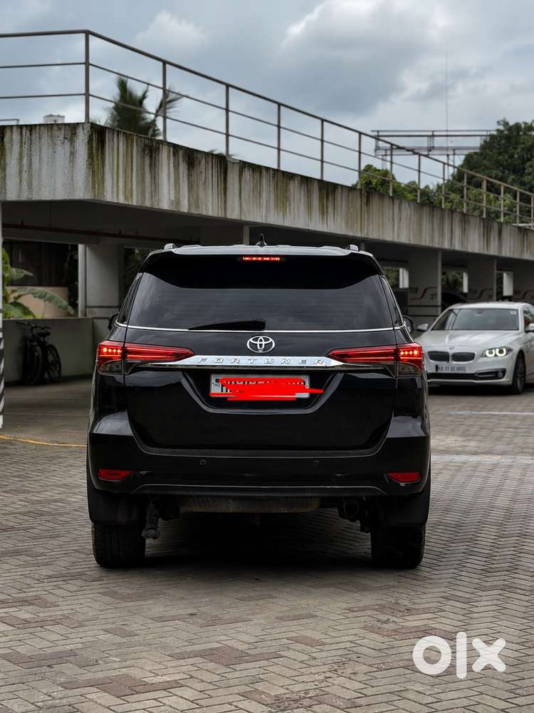 Urgent! Black Kl Rereg Toyota Fortuner Diesel 4wheel Drive