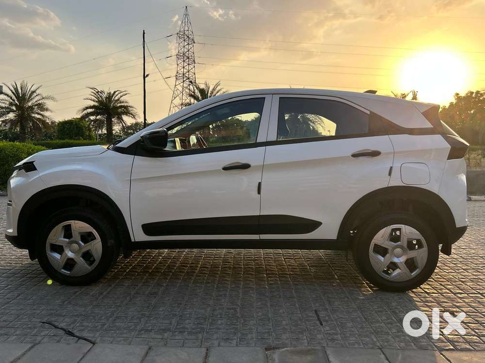 Tata Nexon, 2024, Petrol